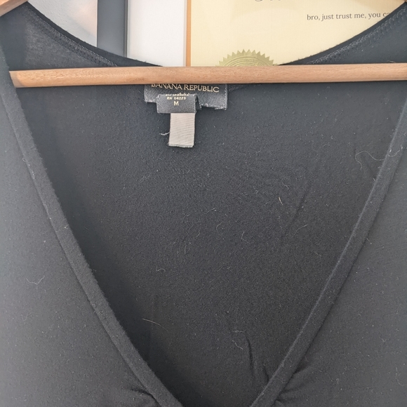 BANANA REPUBLIC V-neck shirt - Picture 2 of 3